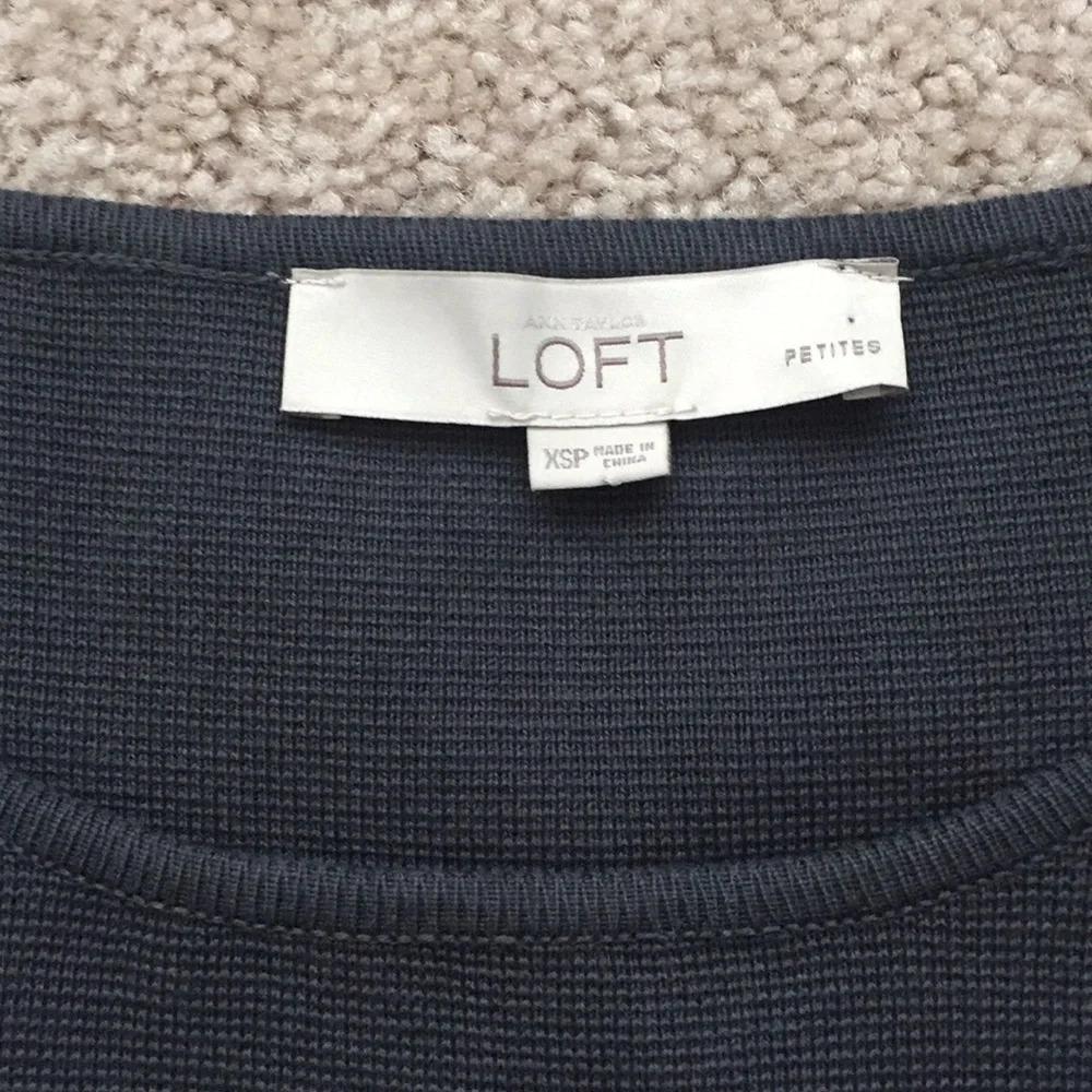 Loft gray sweater sz sm petite - Picture 2 of 5